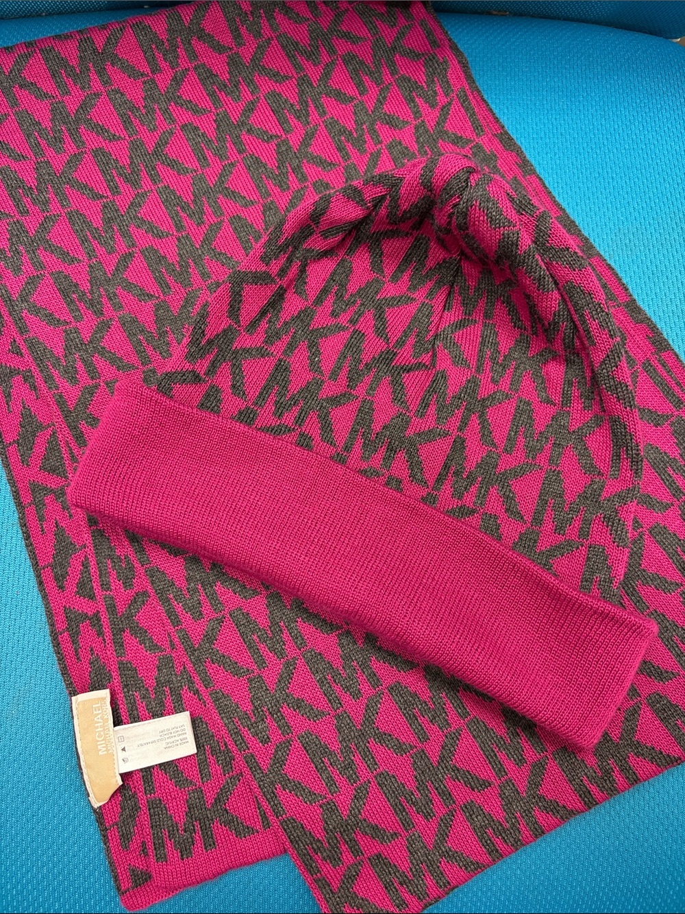 Michael Kors Fuchsia and Black Logo Knit Scarf and Beanie Set